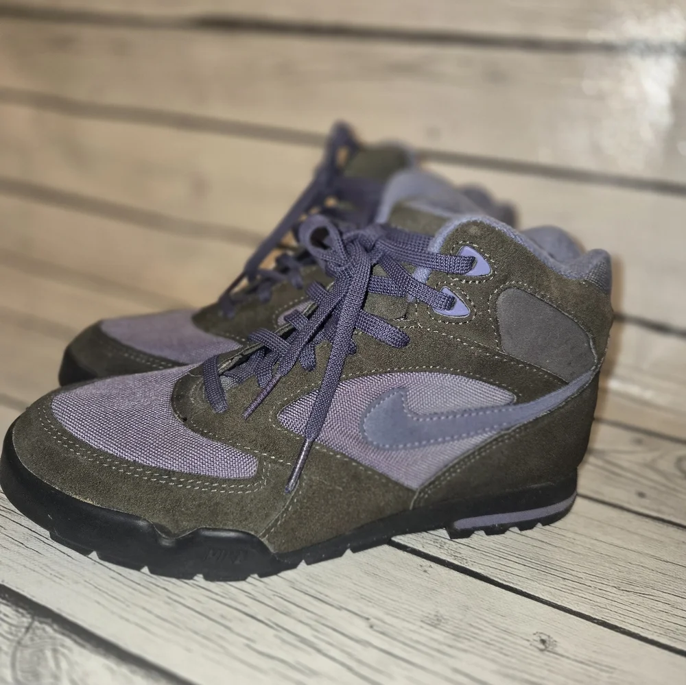 Vintage Nike Air 90's Caldera Boots Gray Purple Womens US Size 8 Outdoor Hiking - Picture 10 of 11